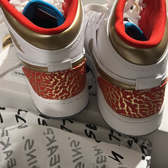 Limited Edition Jordan 1 with lots of Flavor only worn once - Picture 5 of 8